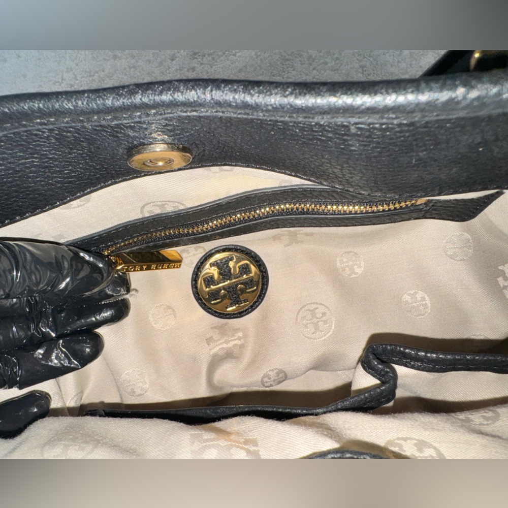 🚨🚨SOLD🚨🚨Tory Burch Hobo Amanda bag - Picture 7 of 12